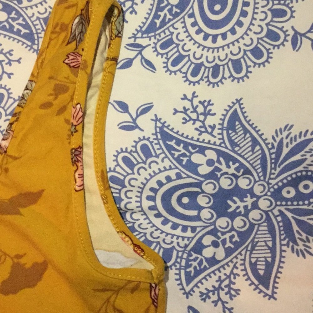 Crop top - Picture 3 of 4